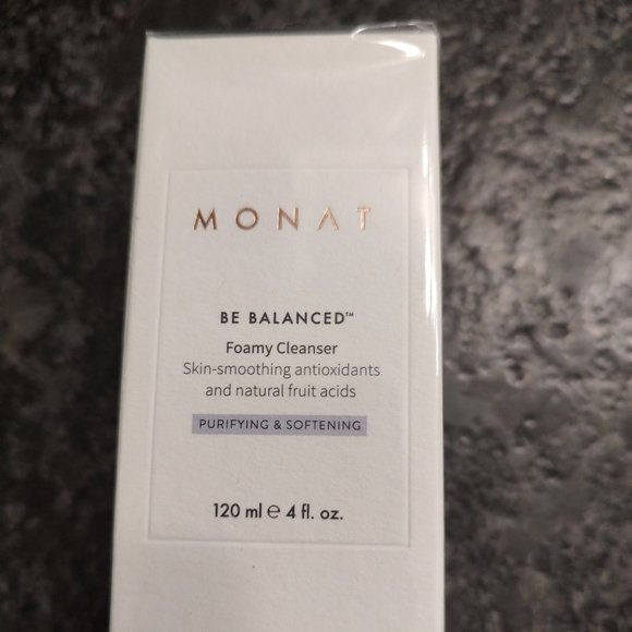 Monat Facial Cleanser - Picture 7 of 9